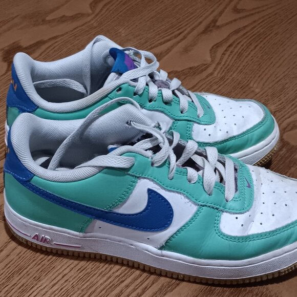 Nike Other - Nike Girl's White Green Air Force 1 Lv8 Casual Athletic Sneaker Size 4.5